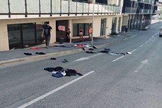 Nitra zažila scénu jako z filmu. Žena vyházela partnerovi věci z 6. patra na ulici - Novinky